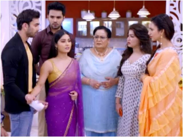 Yeh Hai Mohabbatein Aliya Yug S Wedding Twist Rohan S Dhamaka Someone from behind calls aliya and throws. yeh hai mohabbatein aliya yug s
