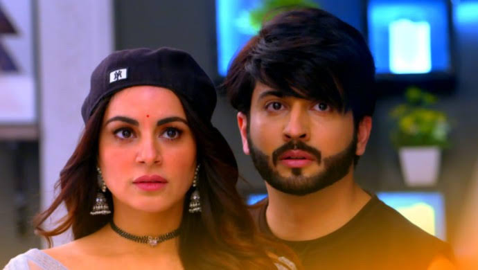 Kundali Bhagya Karan S Efforts Of Romance Preeta Spills Water